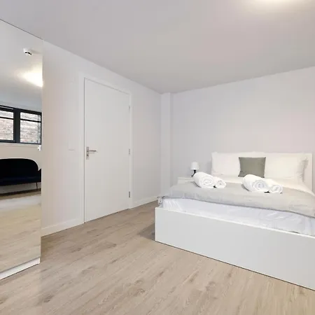 Altido Elegant Near The Meadows Апартаменты *