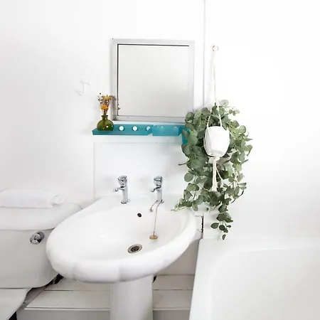 Fab Arthur Seat Views, Old Town Apartment