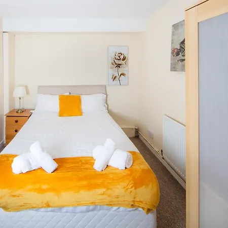 Fab Arthur Seat Views, Old Town Apartment