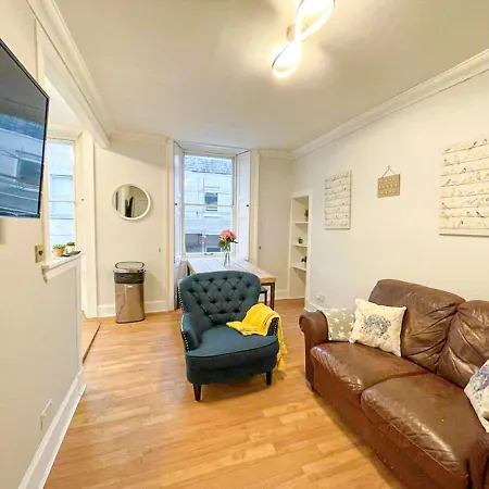Rose Street's Hidden Treasure- 2bed Newly Refurbished Апартаменты