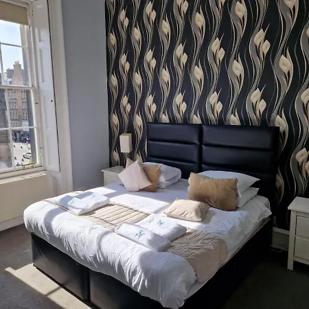 Parliament Sq 12 Royal Mile * Edimburgo