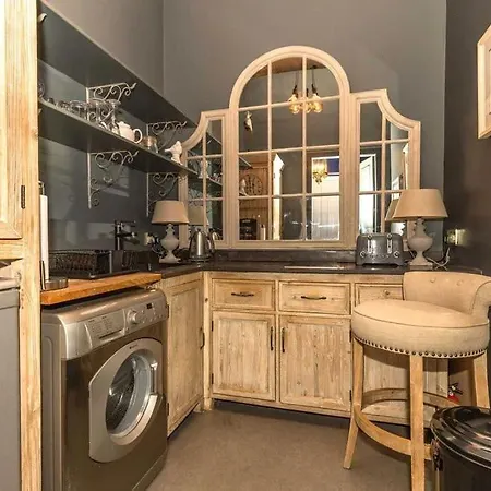 Maindoor Flat Nestled In Heart Of Stockbridge Apartment Edinburgh