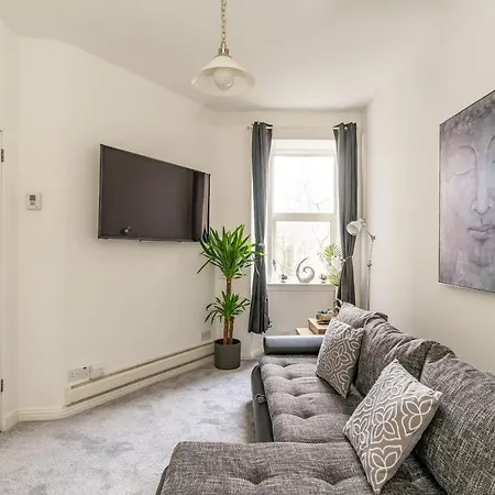 Charming 1 Bedroom -