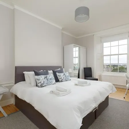4 Bedroom Clock Tower In Central Apartment *