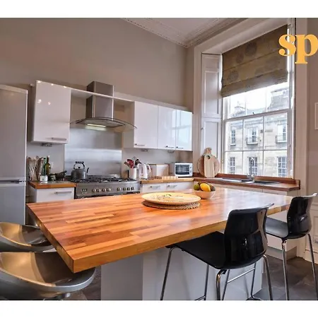 Apartment Spacious New Town 2br-1ba Flat Edinburgh