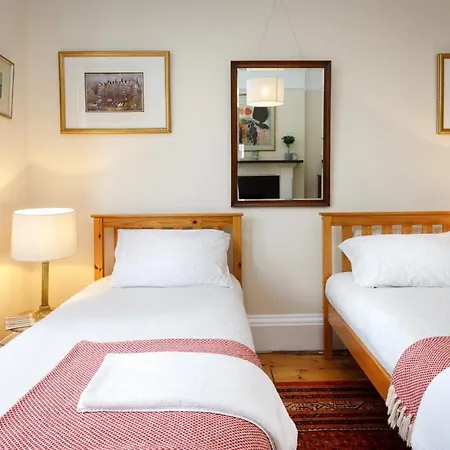 ゲストハウス Sheens House