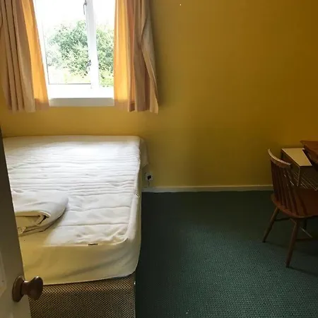 Budriehouse 3 Double Bedroom Long Term