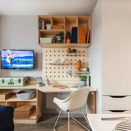 Apartment Modern At Huxley In The Heart Of