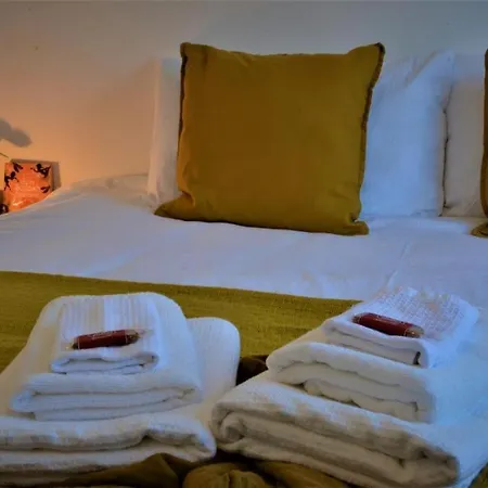 Peaceful, Lovely And Modern, Entire House Σπίτι διακοπών *