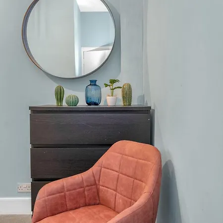 Semesterbostad Guestready - Modern Blue Near Downtown *