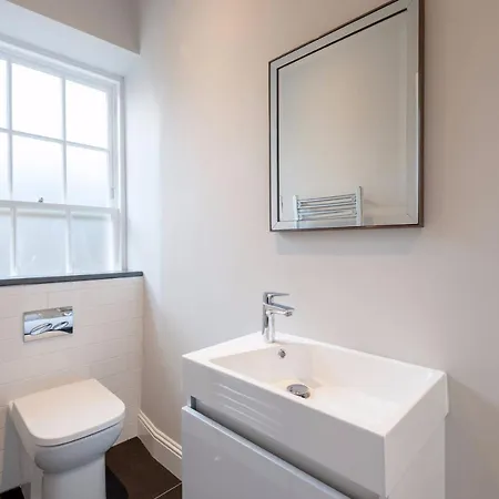Luxury Apartment, Stafford Street דירה אדינבורו