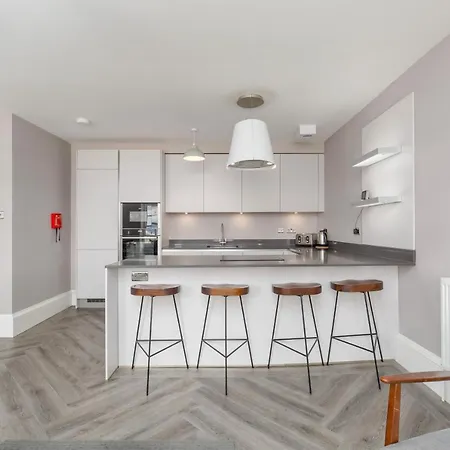 爱丁堡目的地约克广场公寓 *