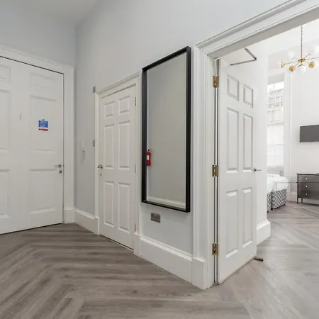 York Place By Destination Apartment