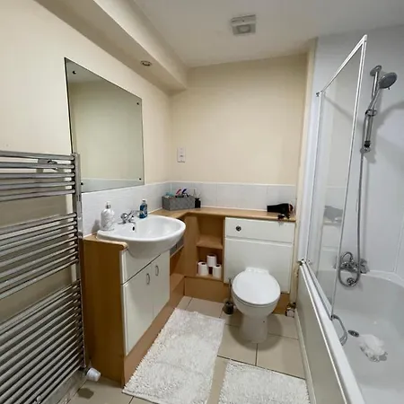 Br Apartment *