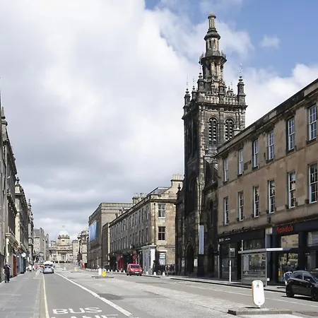 Fabulous 5 Double Bedroom Old Town Edinburgh