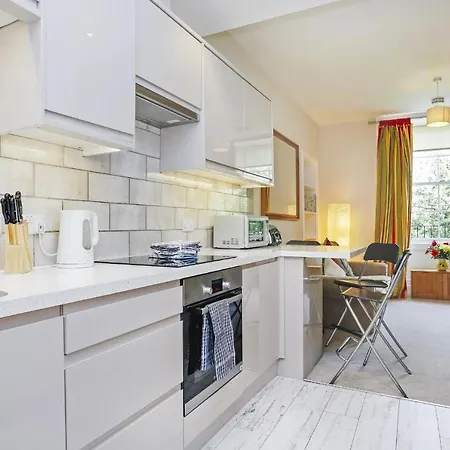 Apartment Fabulous 5 Double Bedroom Old Town