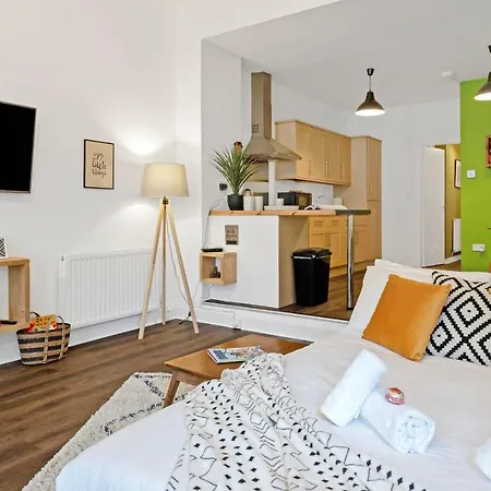Cheerful Stays: Spacious Flat In Vibrant Leith * Edimburgo