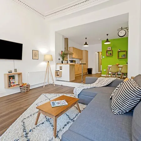 Cheerful Stays: Spacious Flat In Vibrant Leith