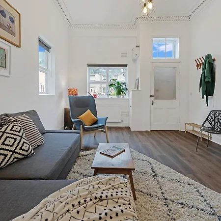 Cheerful Stays: Spacious Flat In Vibrant Leith Διαμέρισμα