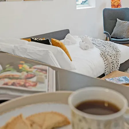 Cheerful Stays: Spacious Flat In Vibrant Leith Apartamento