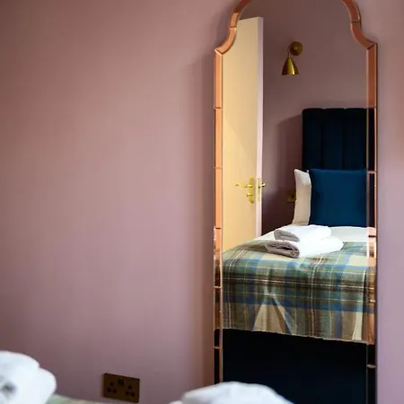 Comfortable Ground Floor Double Edinburgh