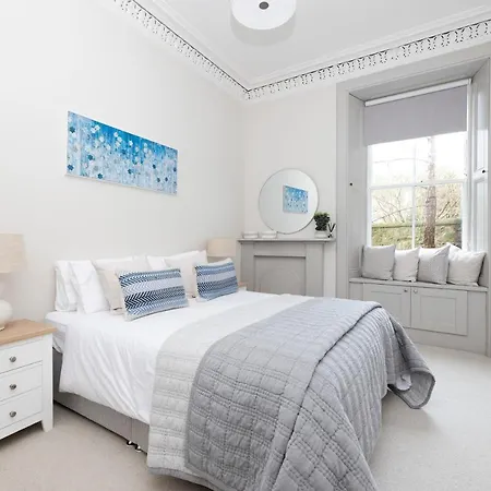 Apartment Stylish 3-bedroom Getaway Edinburgh