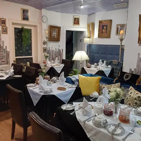 East Claremont Guest house *