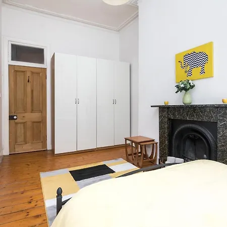 Large 1 Bedroom Georgian *