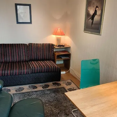 Royal Mile Apartment, 1 Minute From The Castle. Edinburg