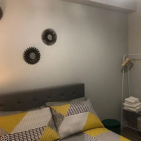 Апартаменты Royal Mile Famous Canongate Flat Эдинбург