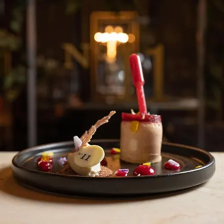 No11 Boutique & Brasserie