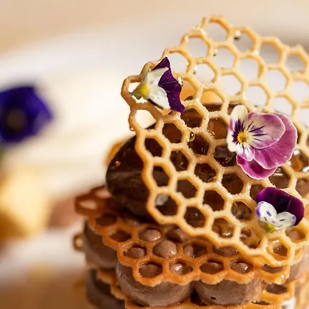 מלון No11 Boutique & Brasserie 4*