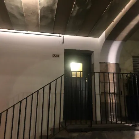 Royal Mile Famous Canongate Flat *