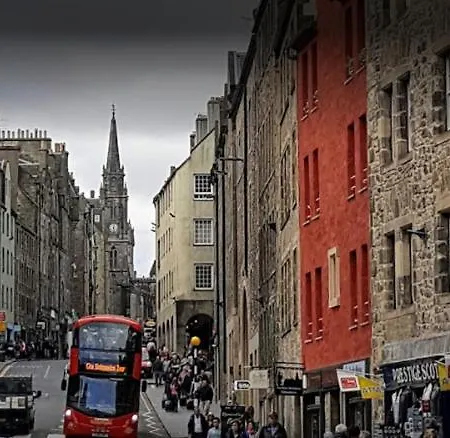Royal Mile Famous Canongate Flat *