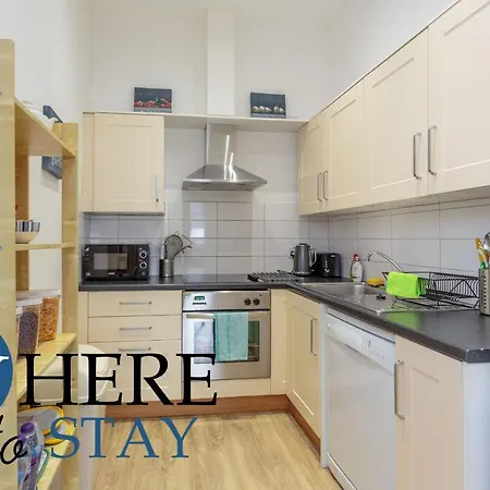 Beautiful 2bed Ground-f Pitt St. 아파트 *