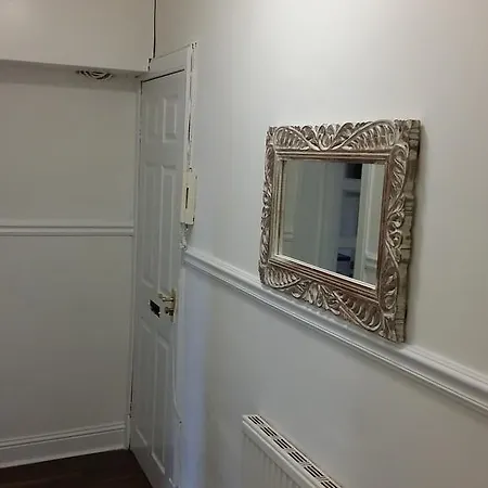 Central Apartments Edinburgh شقة
