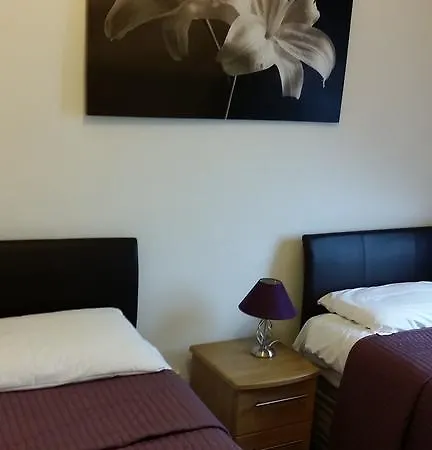 Central Apartments Edinburgh شقة
