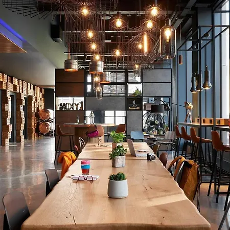 Moxy Fountainbridge Hotel