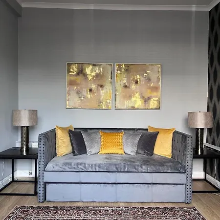 With Views - Sleeps 3 * エディンバラ