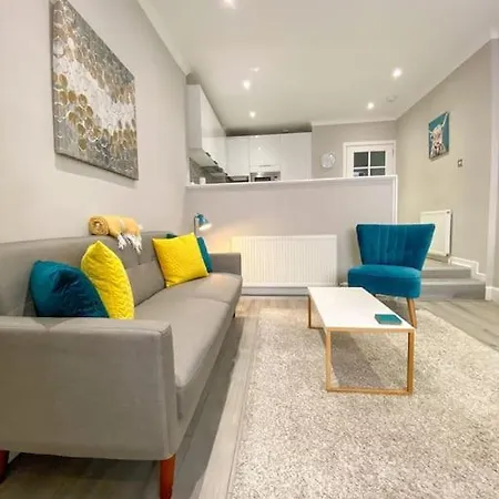 Stunning, Refurbished 2 Ba - Free Street Parking شقة إدنبرة