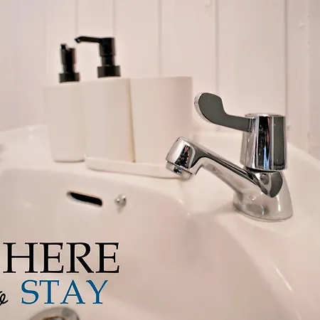 Charming 2 Bedroom In Gorgie شقة إدنبرة