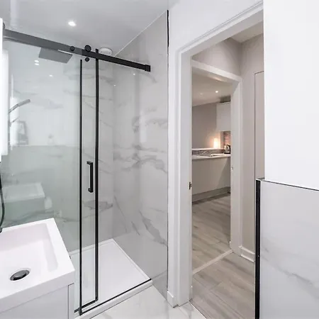 شقة Stunning, Refurbished 2 Ba - Free Street Parking إدنبرة
