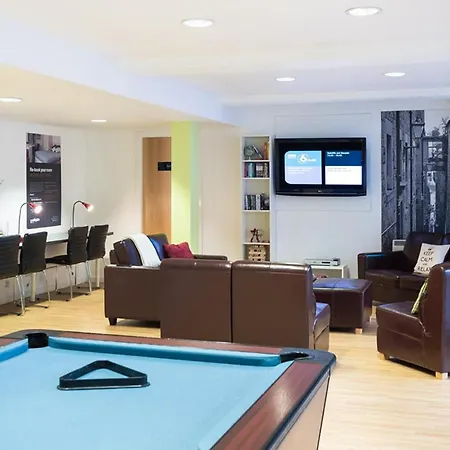 Apartament For Students Only - Mcdonald Road In *