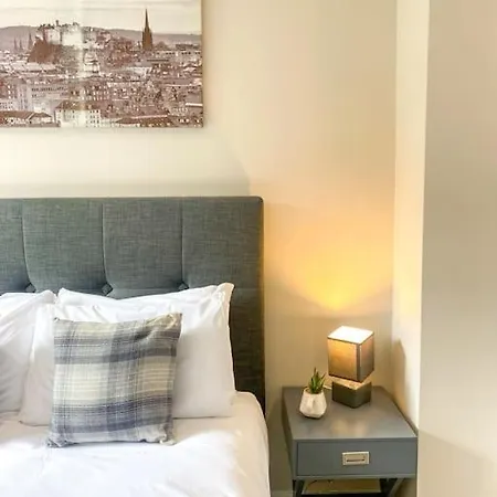 Stunning, Refurbished 2 Ba - Free Street Parking شقة *