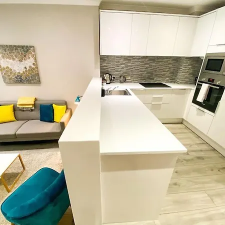 Stunning, Refurbished 2 Ba - Free Street Parking شقة *