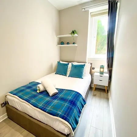Stunning, Refurbished 2 Ba - Free Street Parking شقة