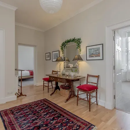Stunning New Town 3 Bed Appartamento Edimburgo