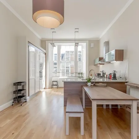 Stunning New Town 3 Bed Appartamento *