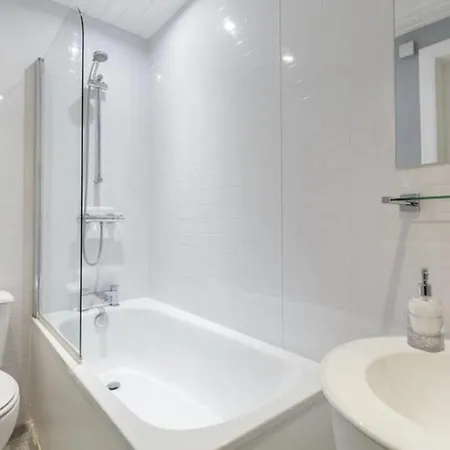 Beautiful Royal Mile Flat,victory Building. *