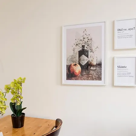 The Tron Square Édimbourg